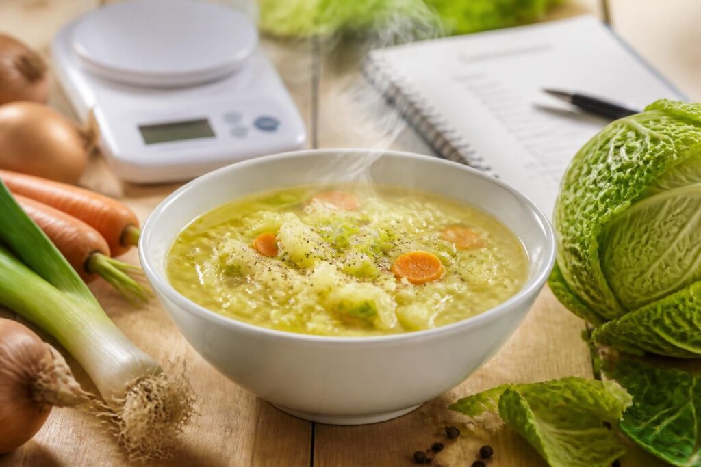 Soupe aux choux pour maigrir en 7 jours : recette et avis détaillé